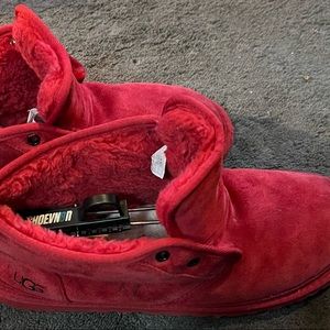 Mens UGG® Neumel Casual Shoe - Samba Red, SIZE: 11, Used & need to be cleaned
